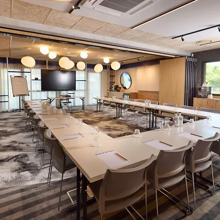 Novotel Valence Sud Hotel 4*